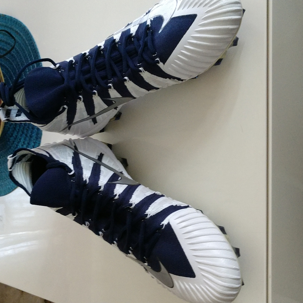 Nike - Picture 6 of 6